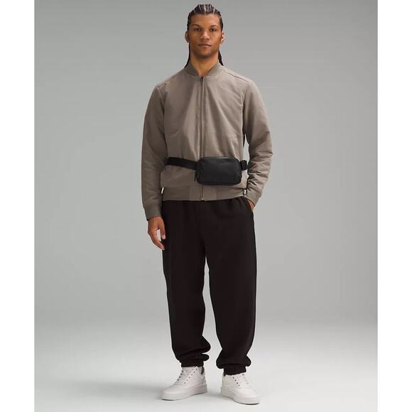 Lululemon Everywhere Belt Bag 1L Black Adjustable Strap Hands-Free Travel NEW - Picture 9 of 10